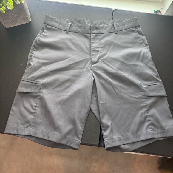 Mens Nike Golf Men’s Gray Cargo Shorts Size 32 - Picture 1 of 6